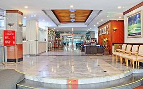 Summit Pavilion Hotel